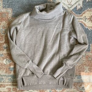 ALO Yoga Haze Long Sleeve Turtleneck Sweater Ribbed Accents Gray